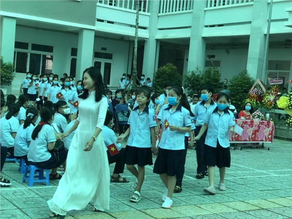 Lễ khai giảng năm học 2020- 2021 của trường THCS Hưng Bình